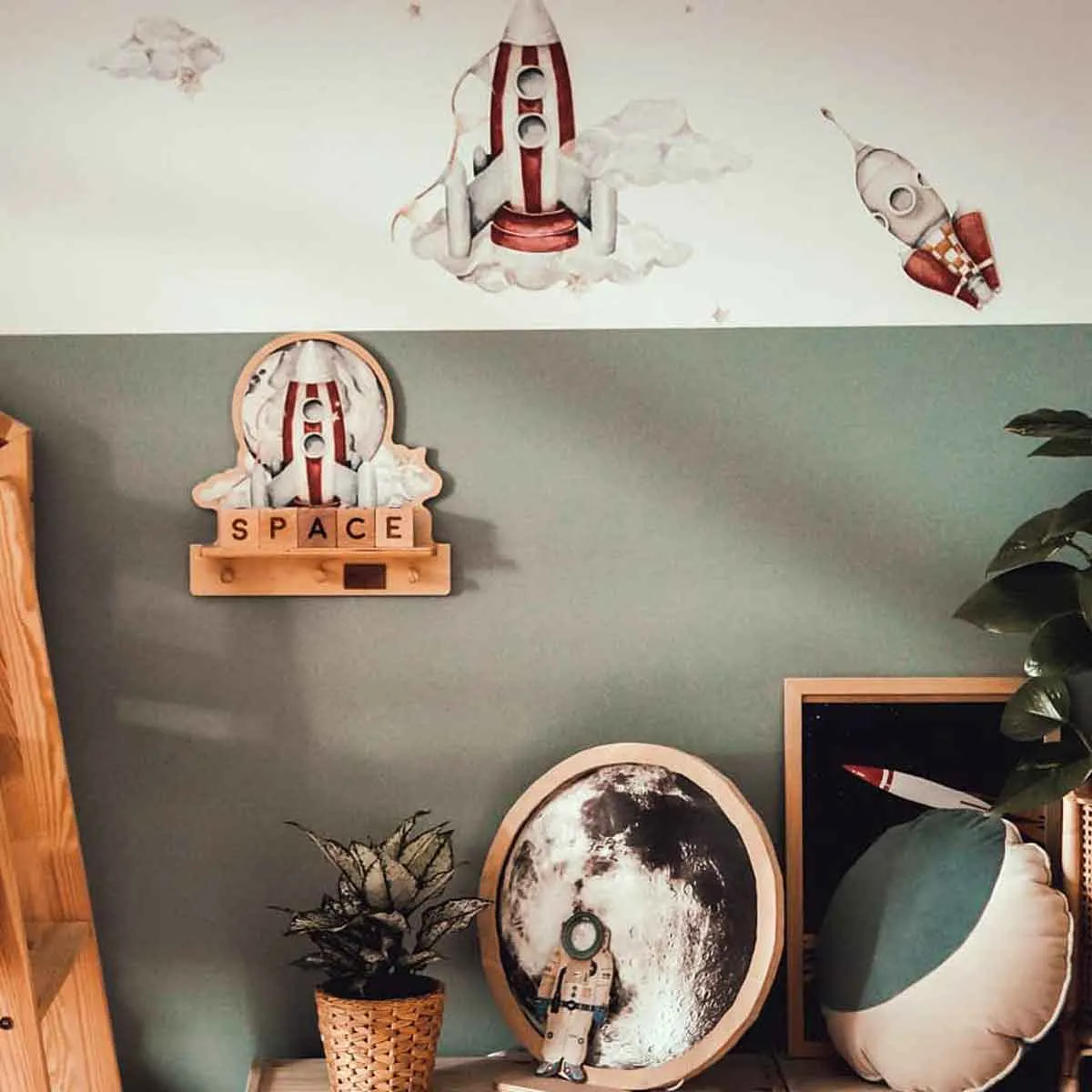 DEKORNIK Rocketship Mini Shelf