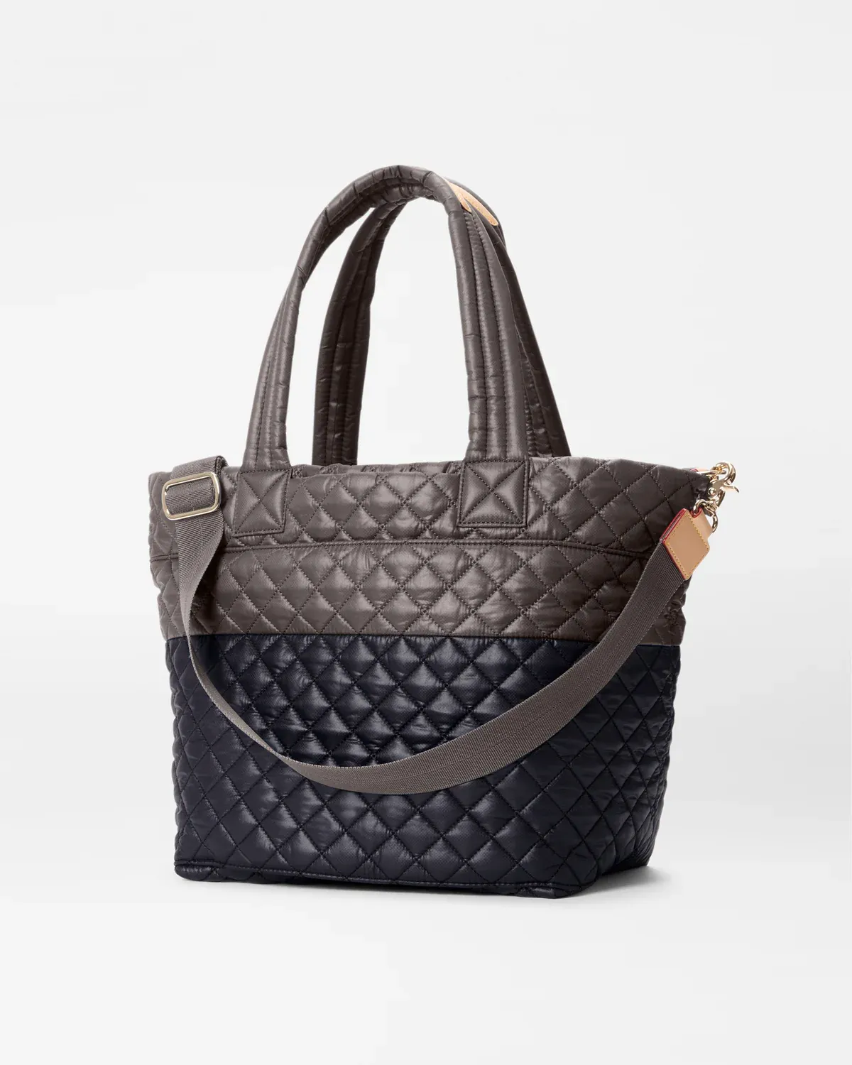 Medium Metro Tote Deluxe | Black Magnet