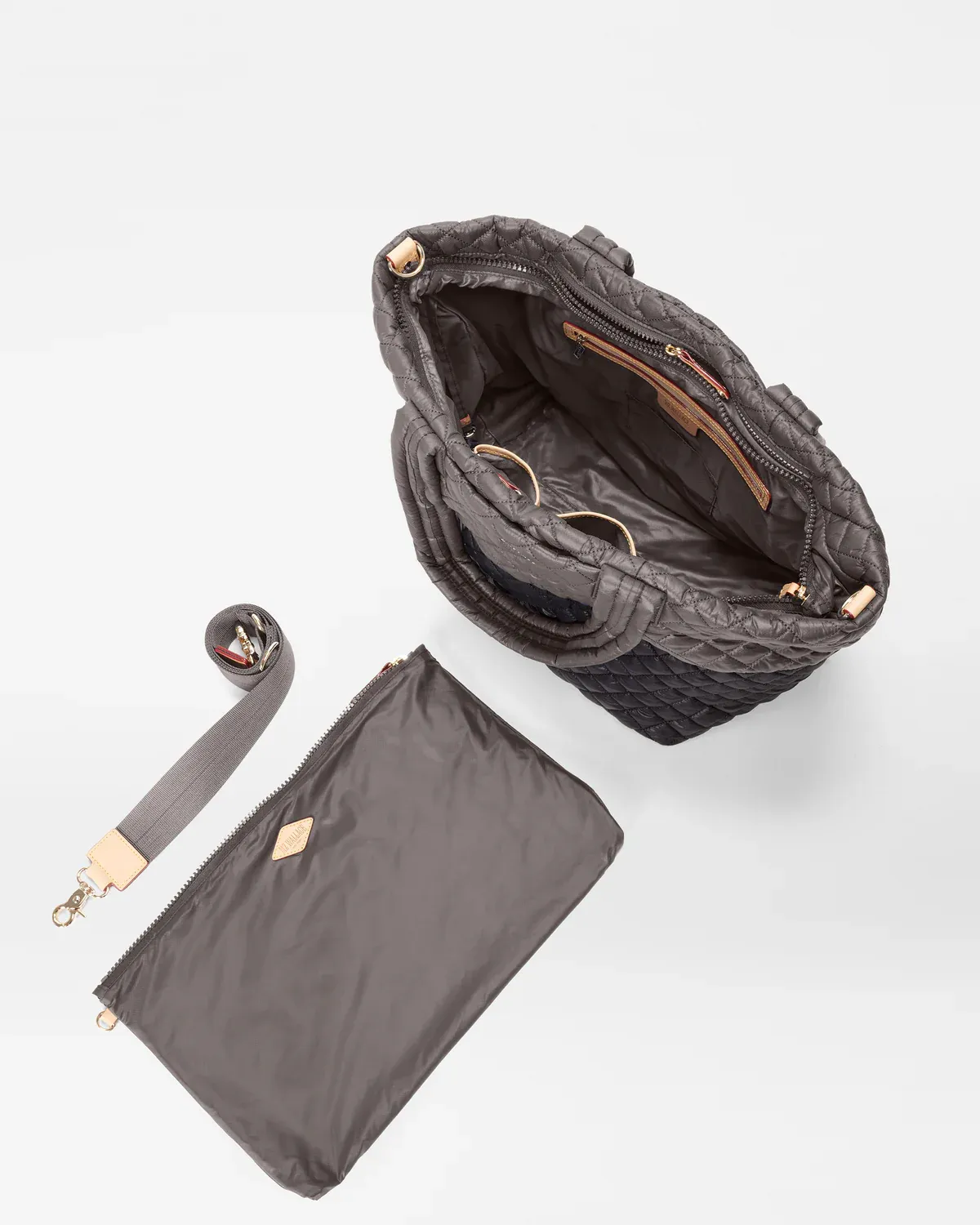 Medium Metro Tote Deluxe | Black Magnet