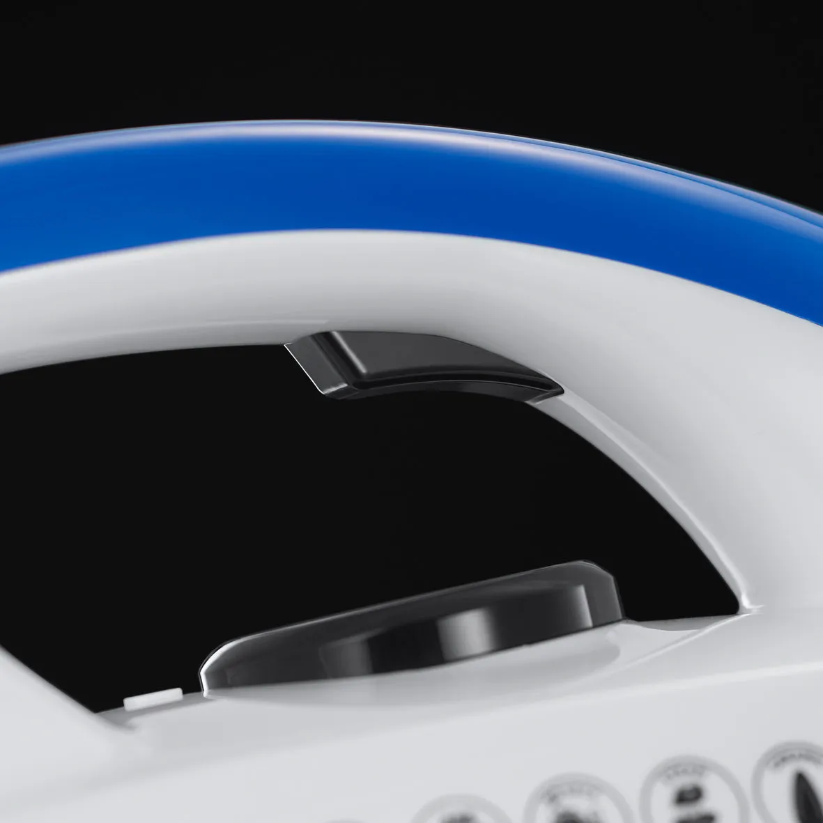 Russell Hobbs 2600w 1.4L Steam Generator Iron