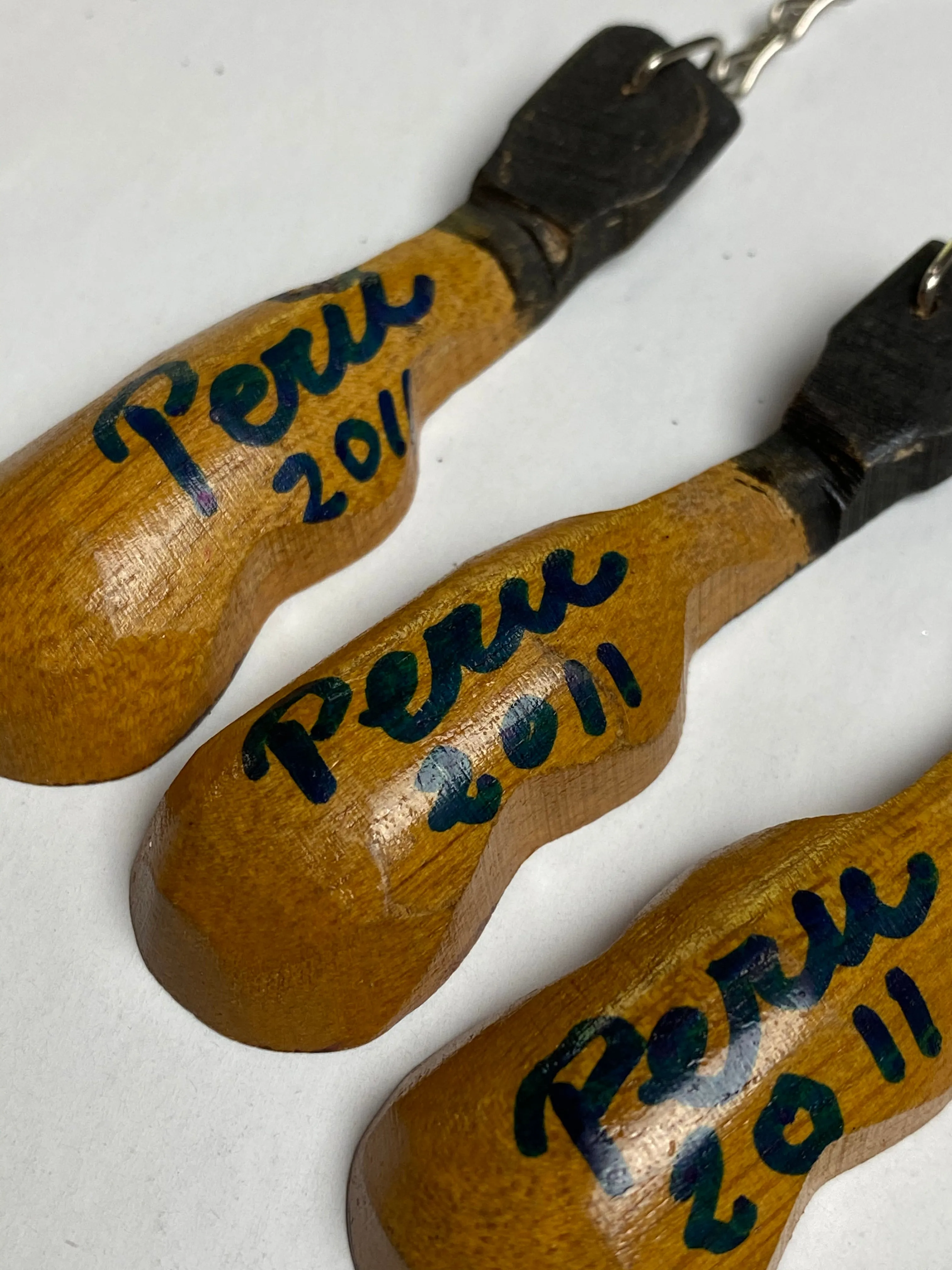 Set of 4 Peru Guitar Keychains
